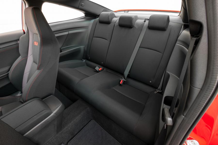 Интерьер Honda Civic Si Coupe 2017 года  (NA) (фото 12 из 79)